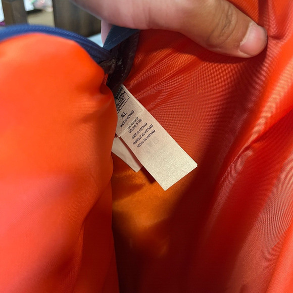 Patagonia Refugio 28L Backpack Black Outdoor Hiking Camping Padded 28 - Picture 8 of 11